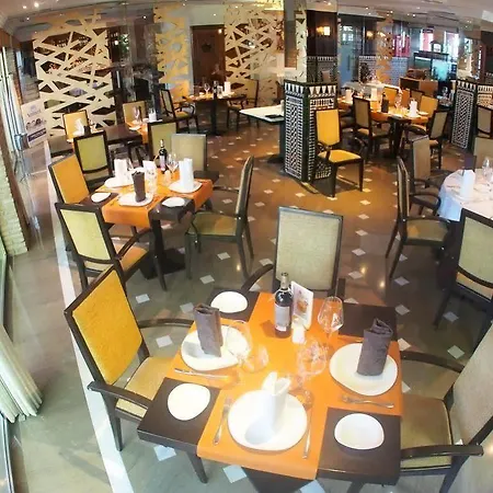 Yucas Hotell 2*