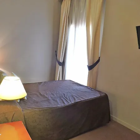 Yucas Hotel