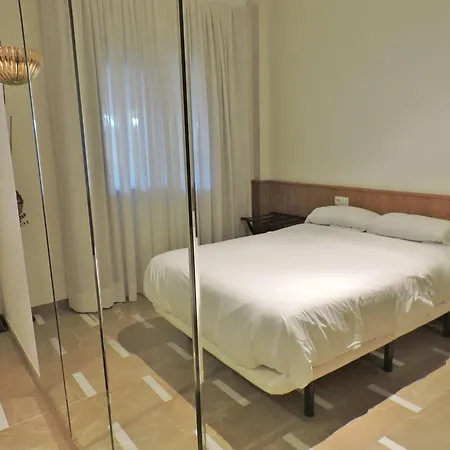 Yucas Hotel 2*