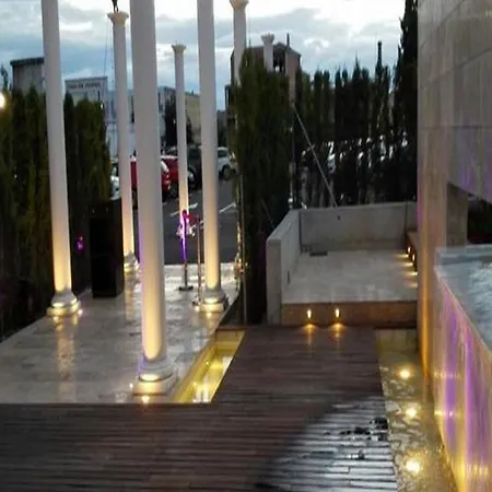 Hotel Yucas 2*